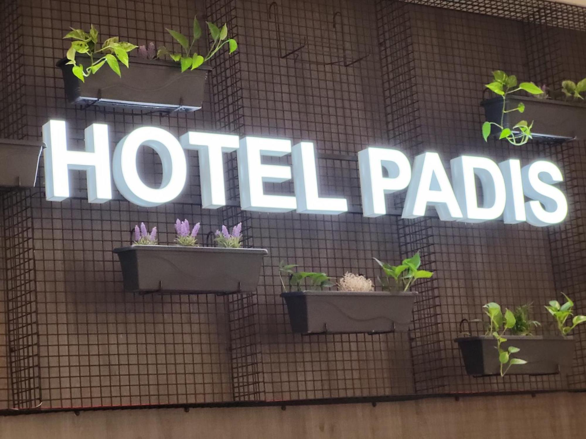 ביילה פליקס Hotel Padis מראה חיצוני תמונה